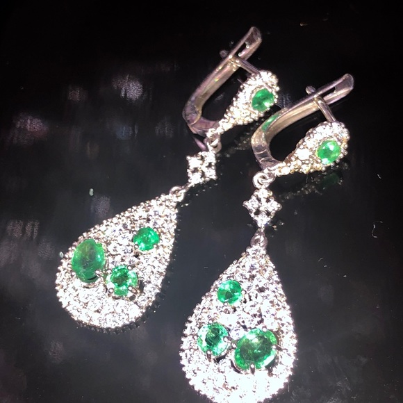 Classy Genuine Emerald Earrings - Picture 7 of 9